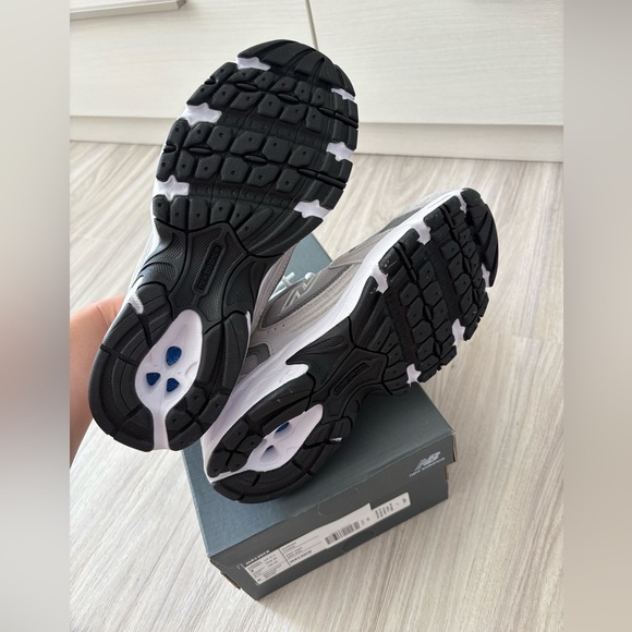 New Balance 530 Running Shoes (W5 1/2-M4) - Picture 4 of 6